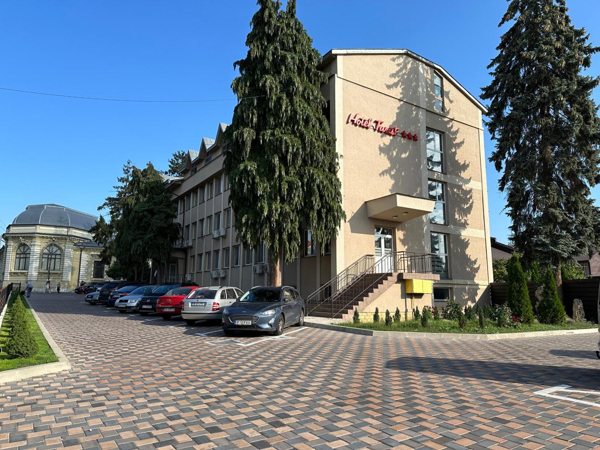 Hotel Turist Fălticeni 외부 사진
